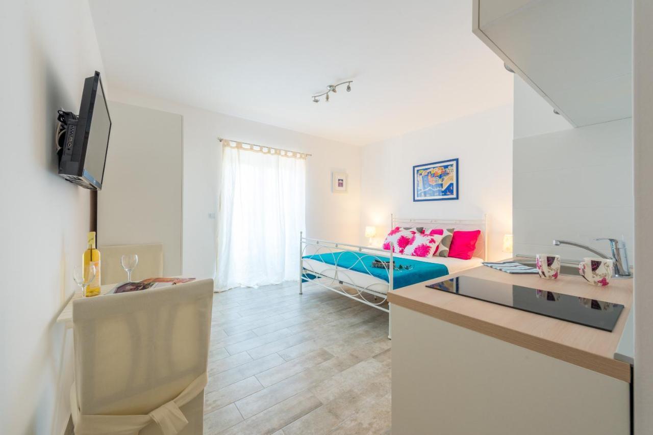 Mihaela & Brigita Bayview Studio Apartments Дубровник Екстериор снимка